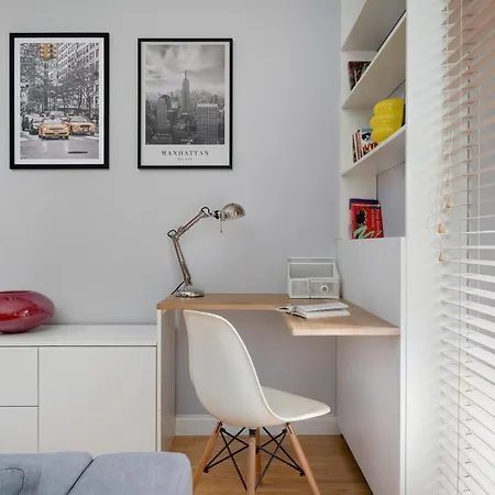 The Big Apple In With Parking By Renters Wrocław