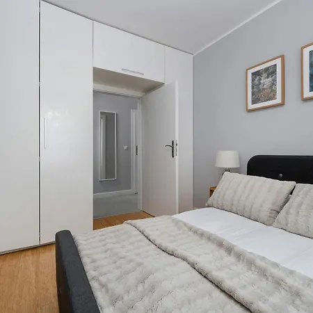 The Big Apple In With Parking By Renters * Wrocław