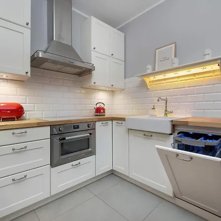 The Big Apple Apartment In Wroclaw With Parking By Noclegi Renters