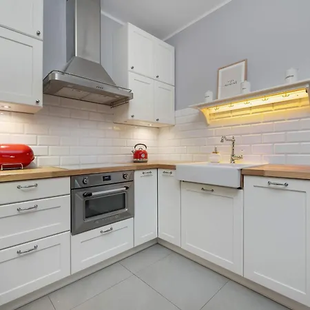 The Big Apple Apartment In Wroclaw With Parking By Noclegi Renters Apartment