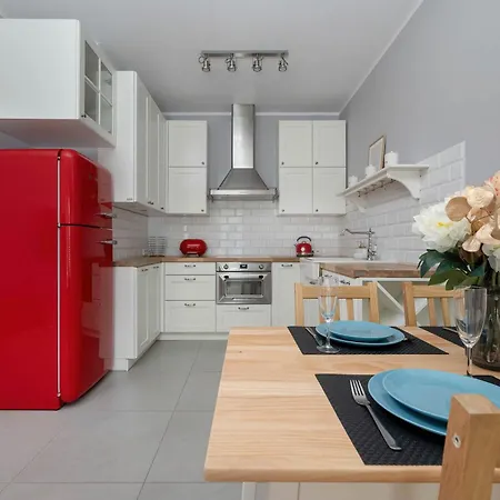 The Big Apple Apartment In Wroclaw With Parking By Noclegi Renters Apartment *